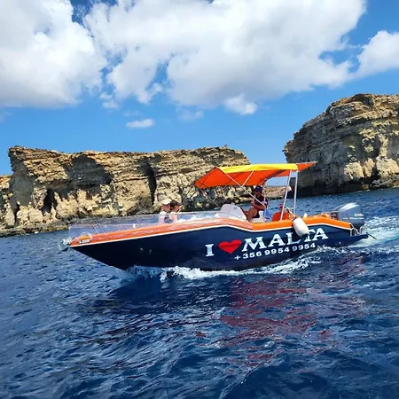 Botel Ilovemalta Boat Charters *